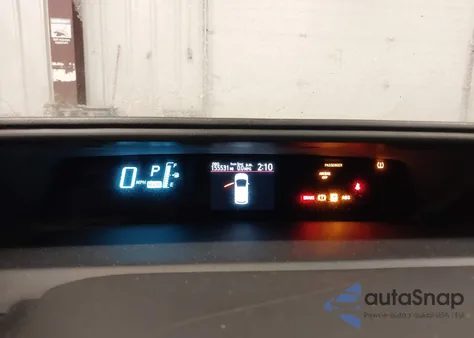 2014 Toyota Prius C Two z USA, uszkodzony, nr VIN JTDKDTB37E1570181